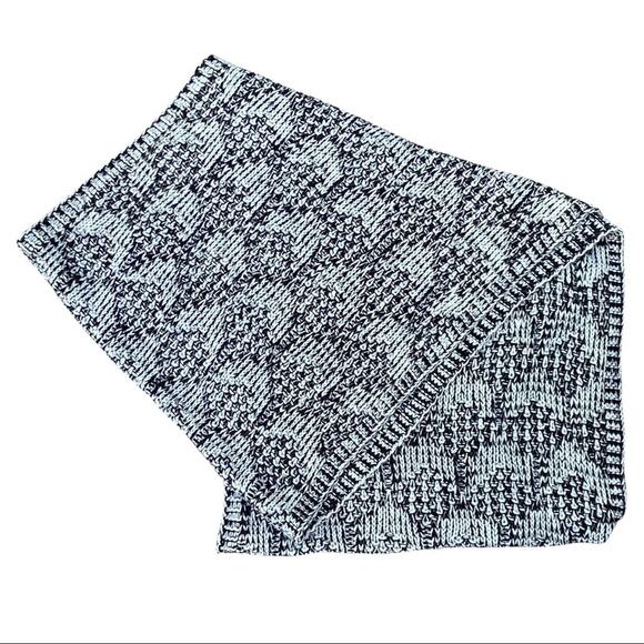 Cost Plus World Market Black And White Knit Infinity Scarf 16” x 33” - Picture 1 of 6